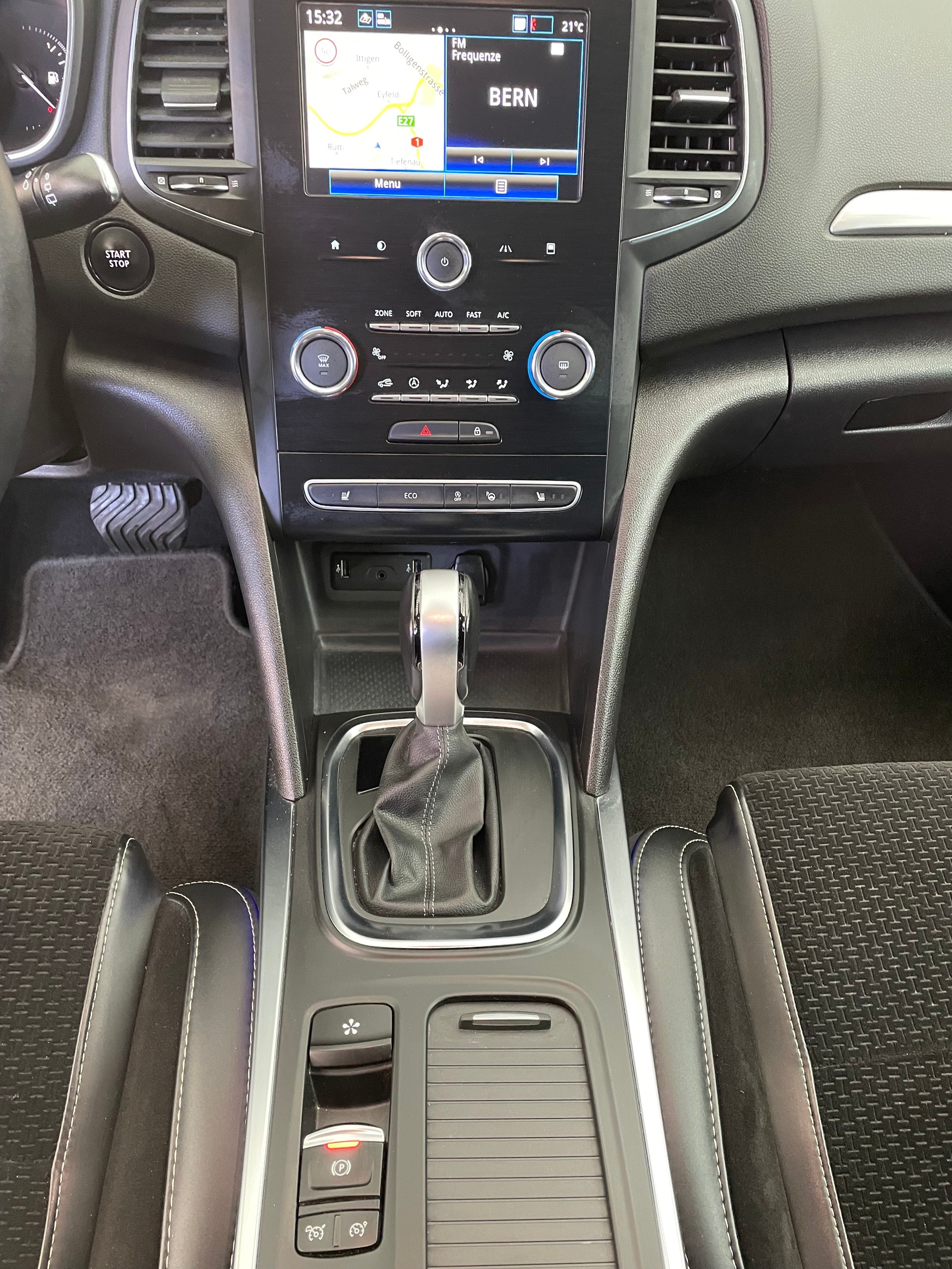 RENAULT Mégane Grandtour 1.5 dCi GT Line EDC-image-10