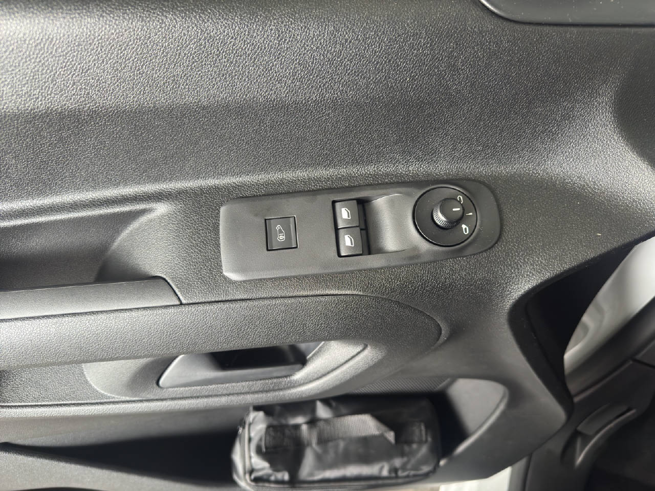 PEUGEOT Partner Kaw. 650 Standard 1.2-image-14