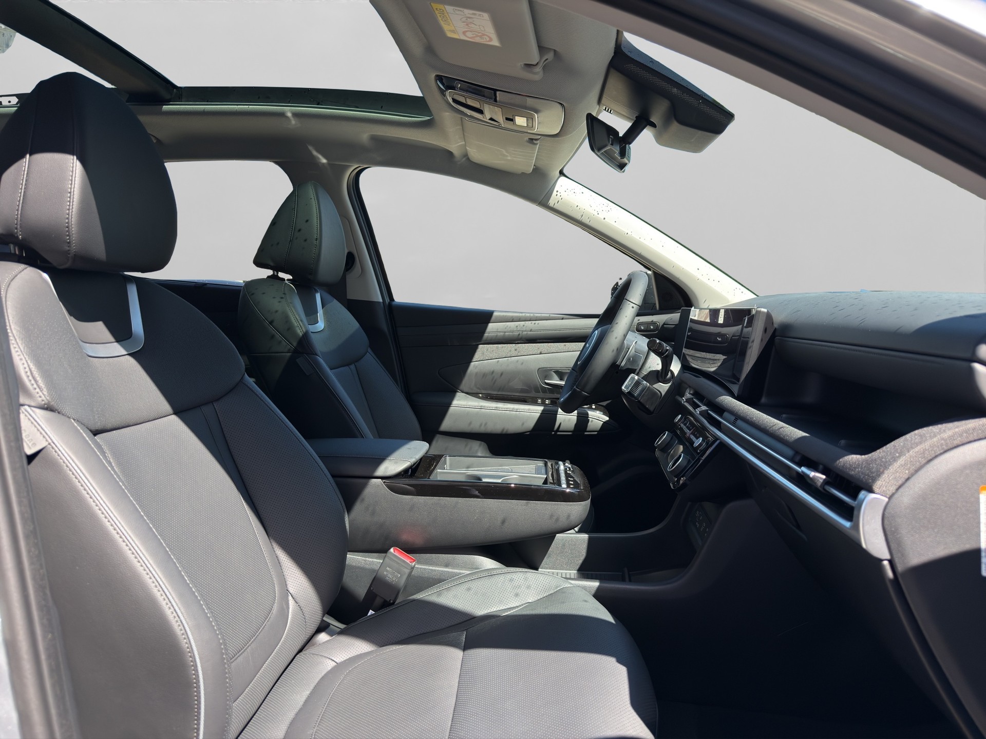 HYUNDAI Tucson 1.6 TGDI HEV Swiss Edition 4WD-image-9