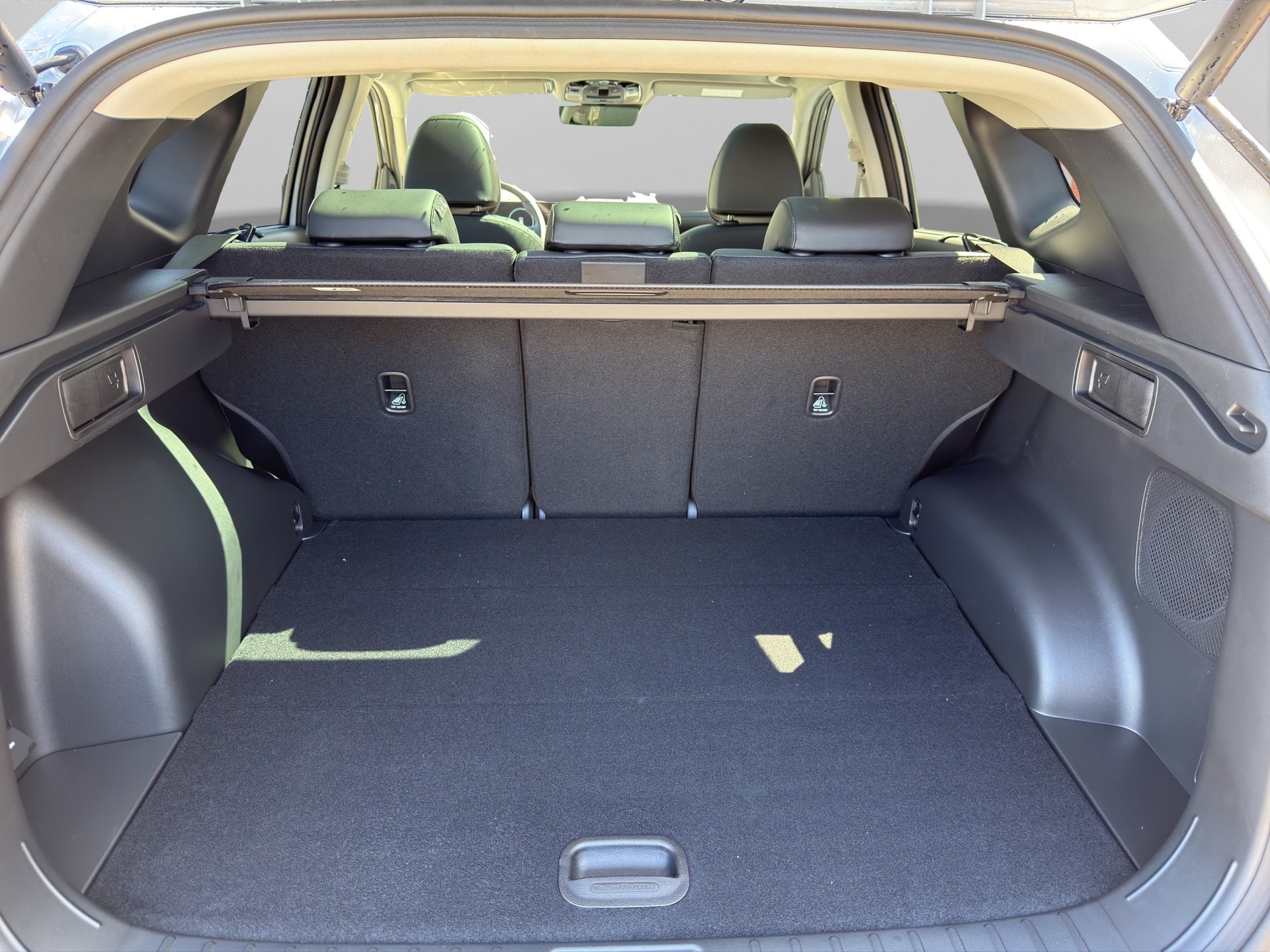 HYUNDAI Tucson 1.6 TGDI HEV Swiss Edition 4WD-image-12