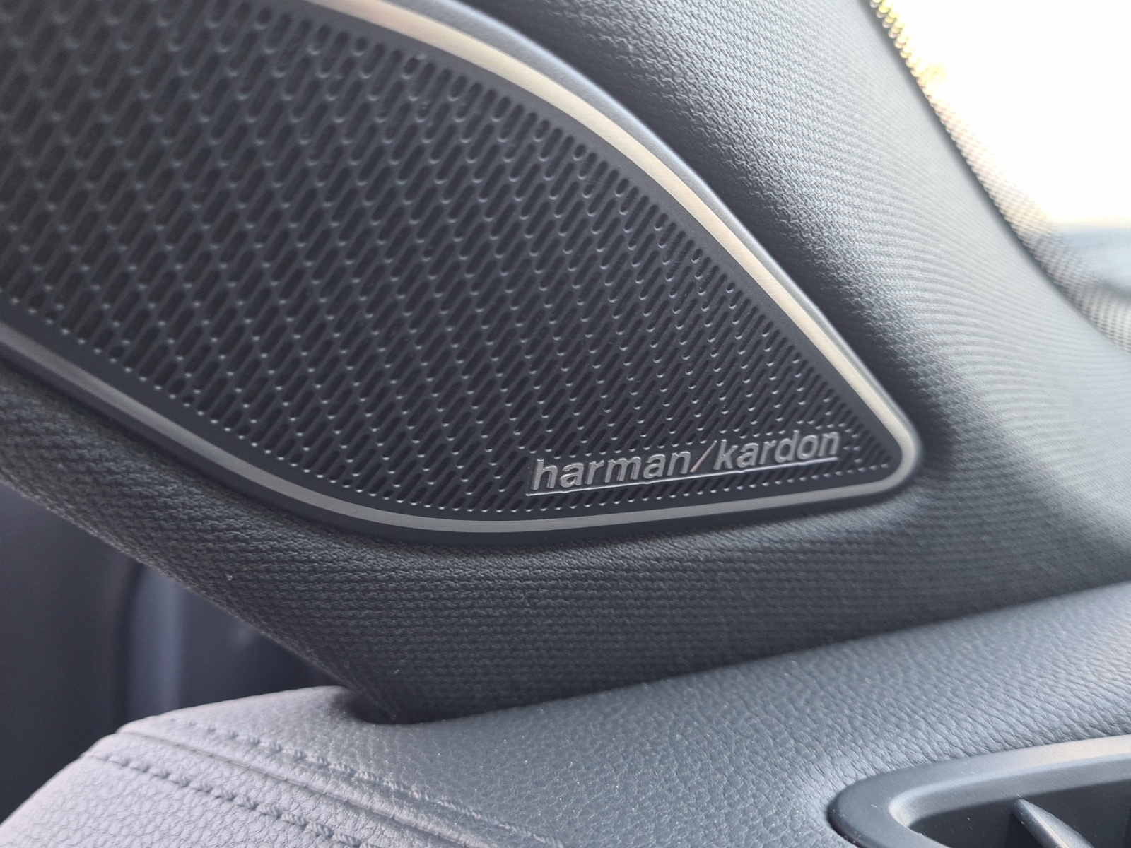 VW Tiguan 2.0 TSI DSG R-Line 4Motion-image-12