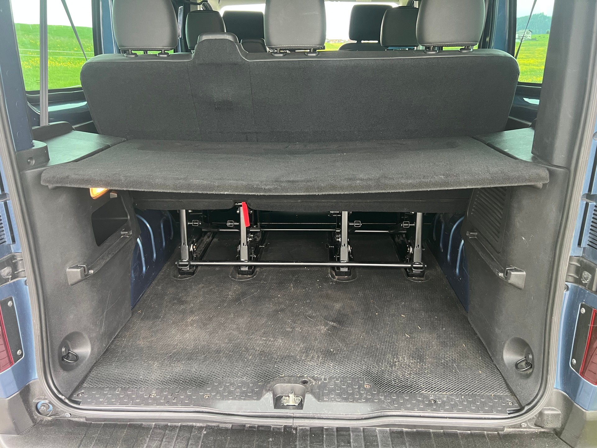 NISSAN NV300 dCi 145 2.7 L1H1 Comfort 9Pl.-image-13