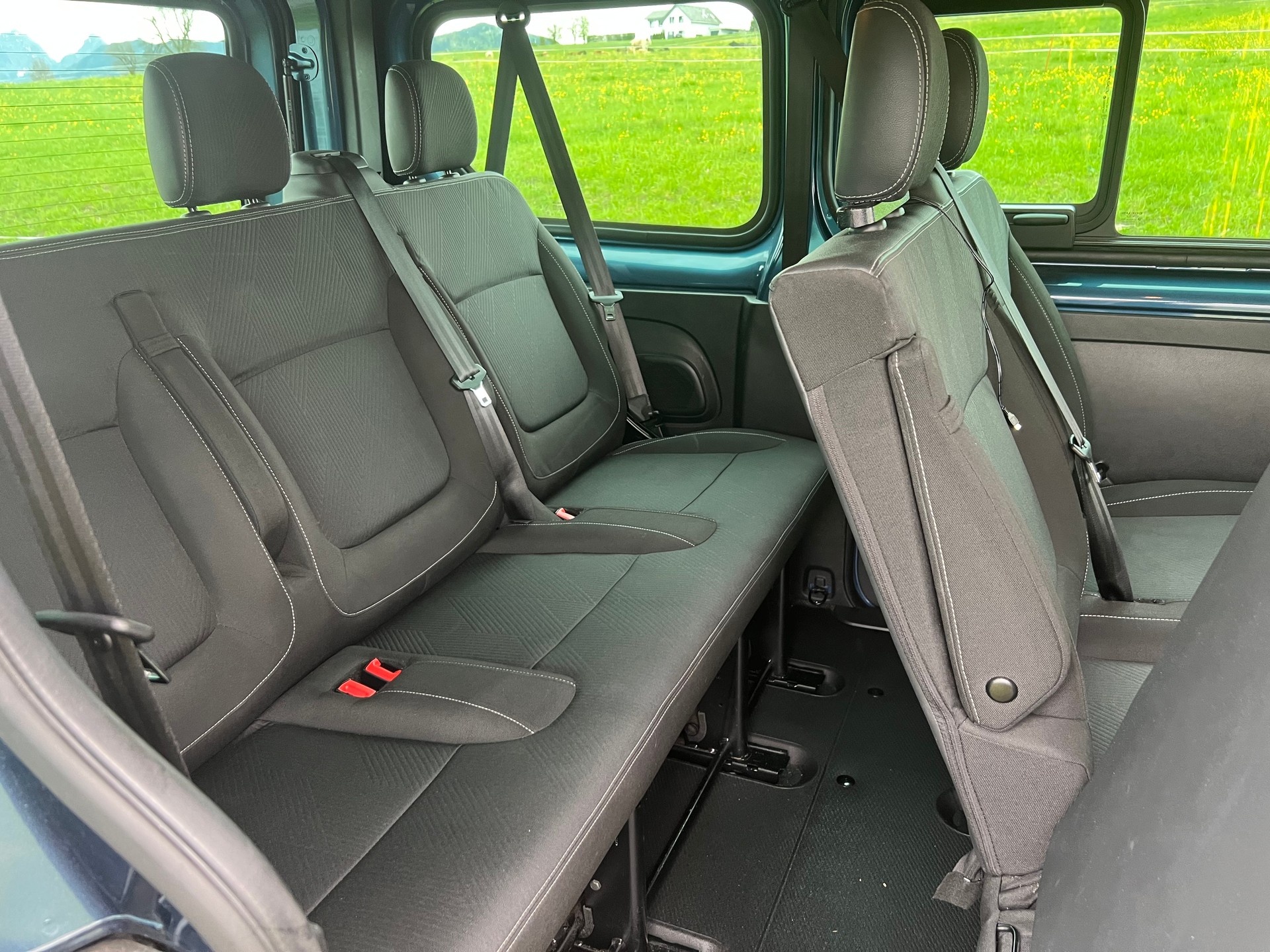NISSAN NV300 dCi 145 2.7 L1H1 Comfort 9Pl.-image-11