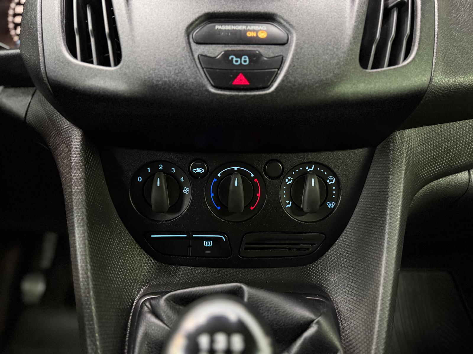 FORD Transit Connect Combi T230 1.5 TDCi Ambiente-image-15