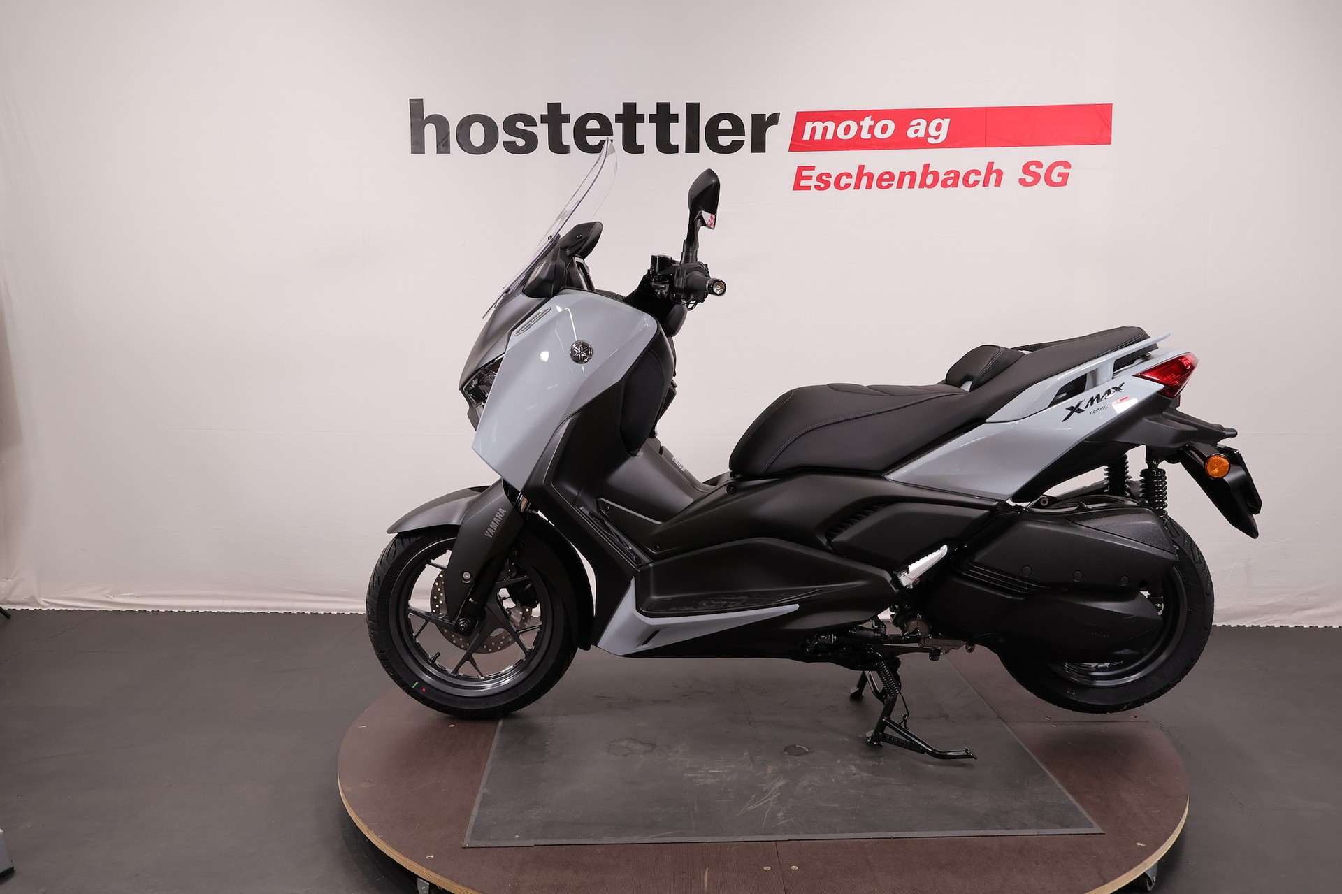YAMAHA XMAX 300 Tech MAX+-showroom-element-3
