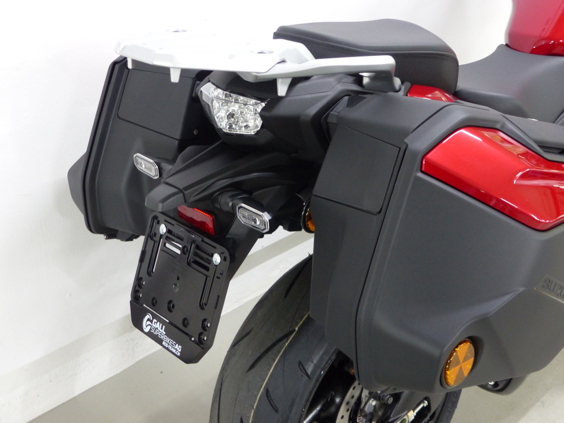 SUZUKI GSX-S 1000 GX ABS Travel-showroom-element-1