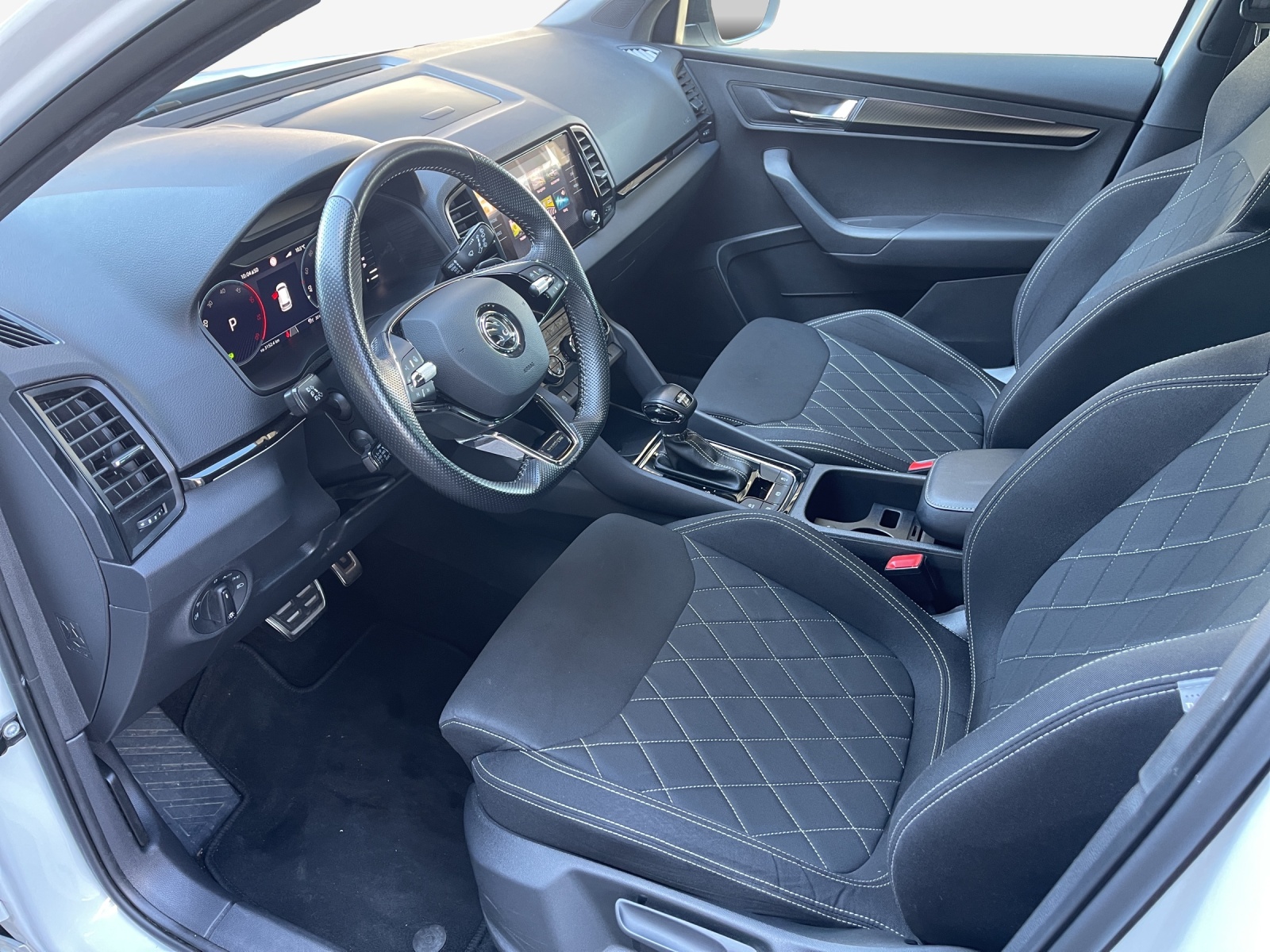 SKODA Karoq 2.0 TDI CR Sport Line 4x4 DSG-image-7