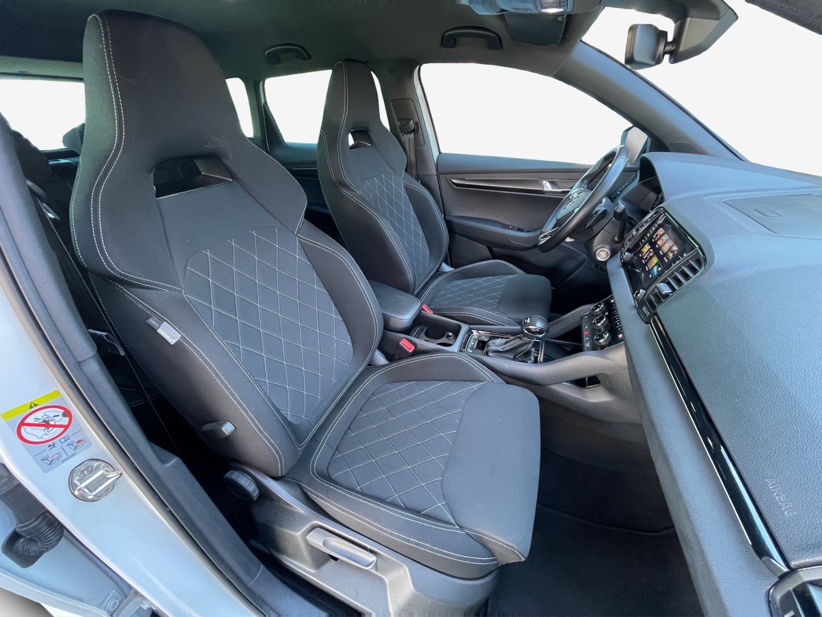 SKODA Karoq 2.0 TDI CR Sport Line 4x4 DSG-image-14