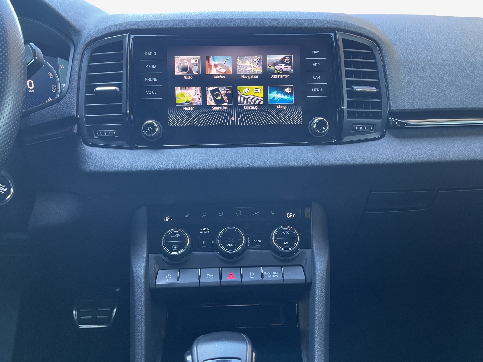 SKODA Karoq 2.0 TDI CR Sport Line 4x4 DSG-image-10