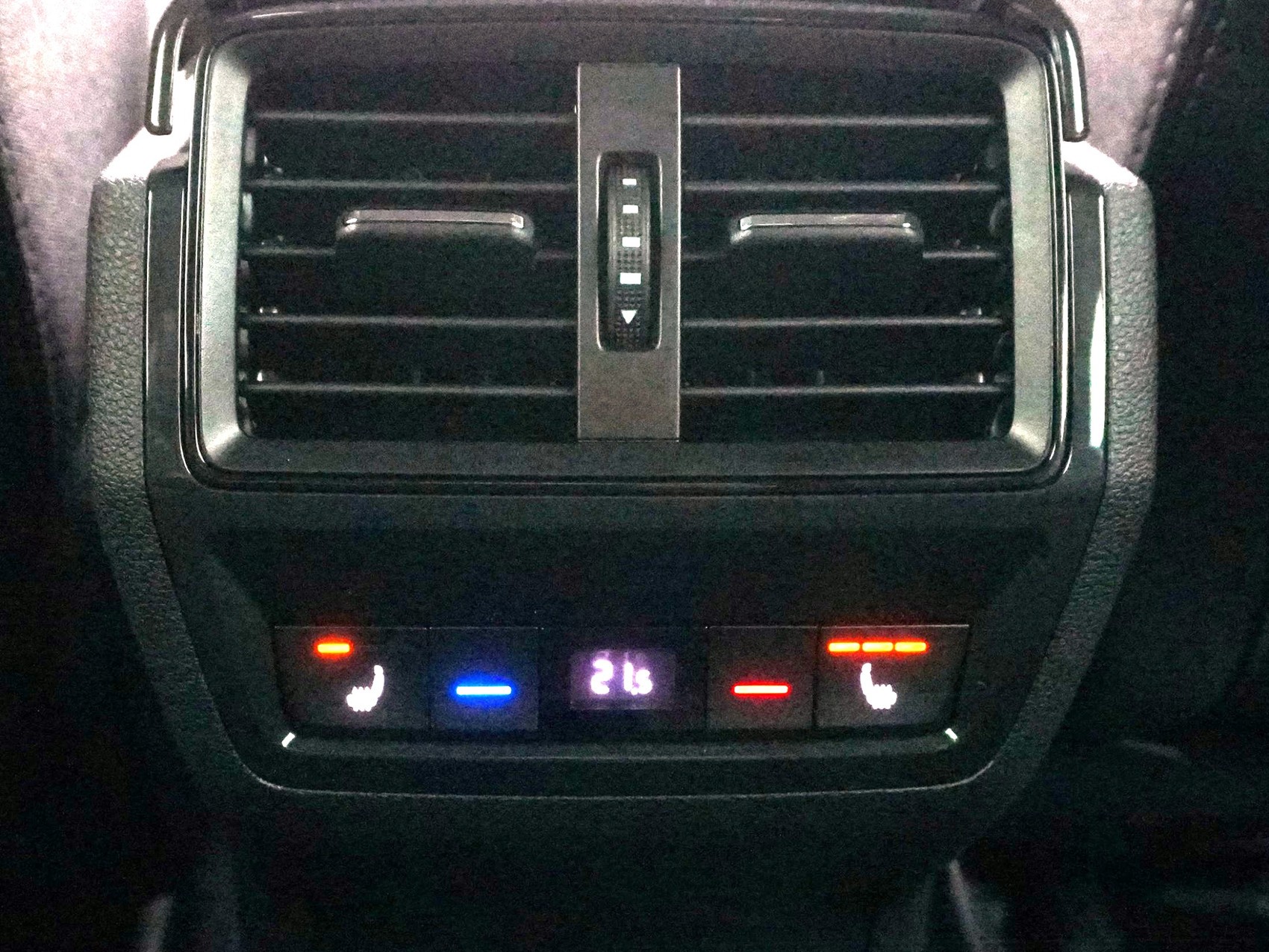 SKODA Karoq 2.0 TDI SportLine DSG 4x4-image-20