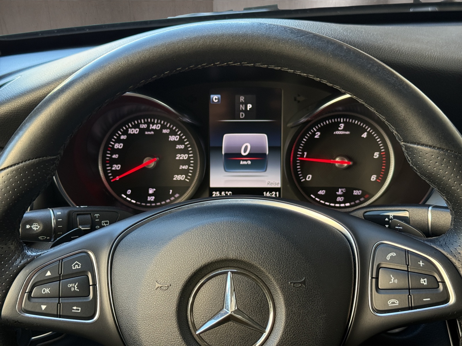 MERCEDES-BENZ C 250 d Avantgarde 4Matic 9G-Tronic-image-15