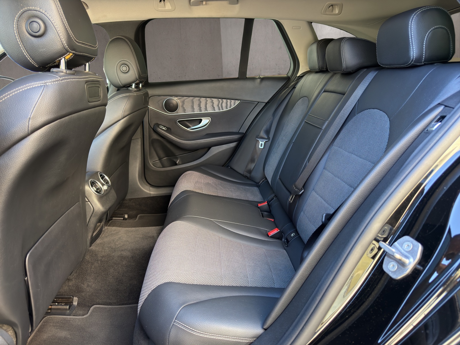 MERCEDES-BENZ C 250 d Avantgarde 4Matic 9G-Tronic-image-6