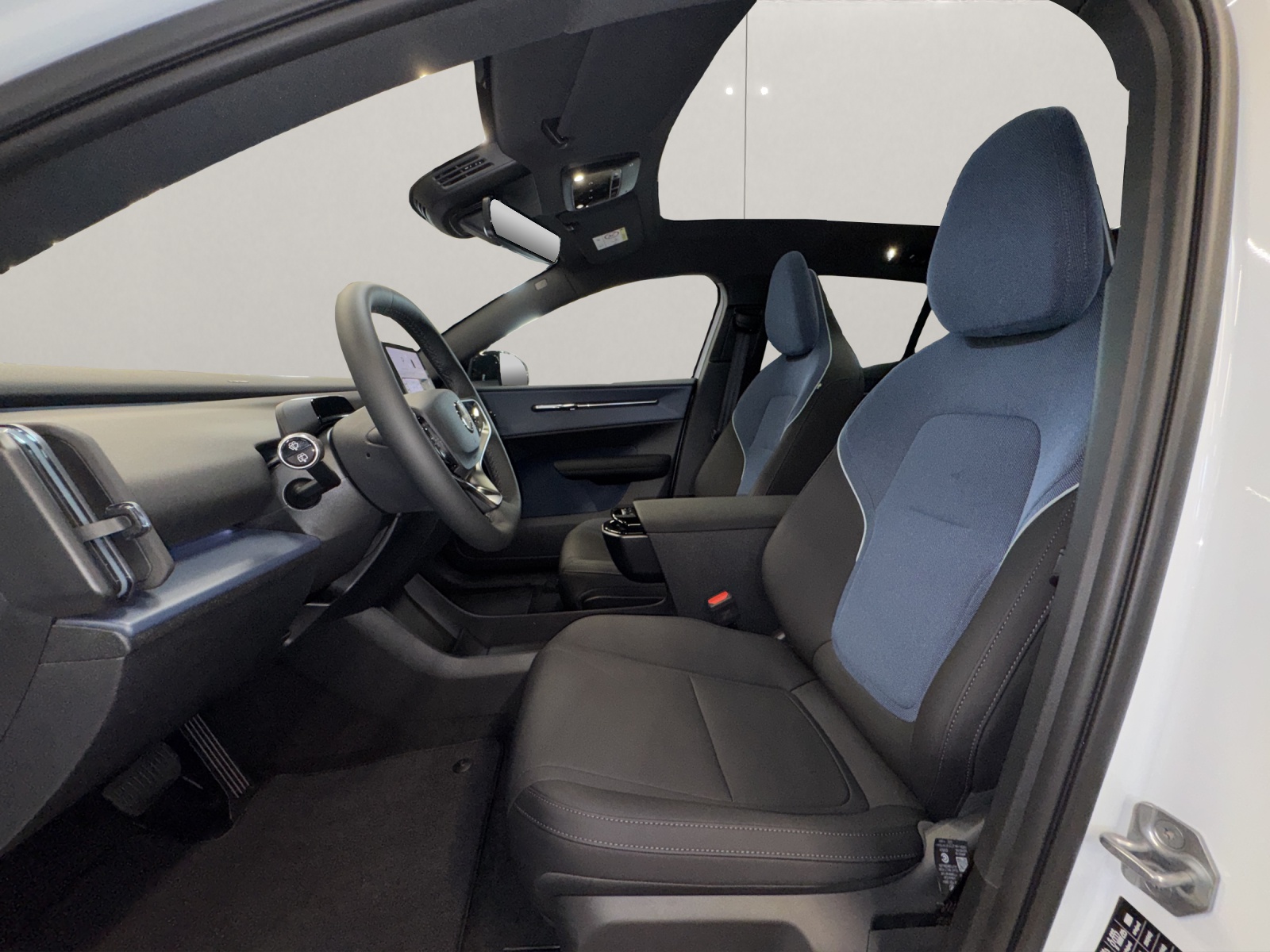 VOLVO EX30 CC E60 Twin Performance AWD-image-9