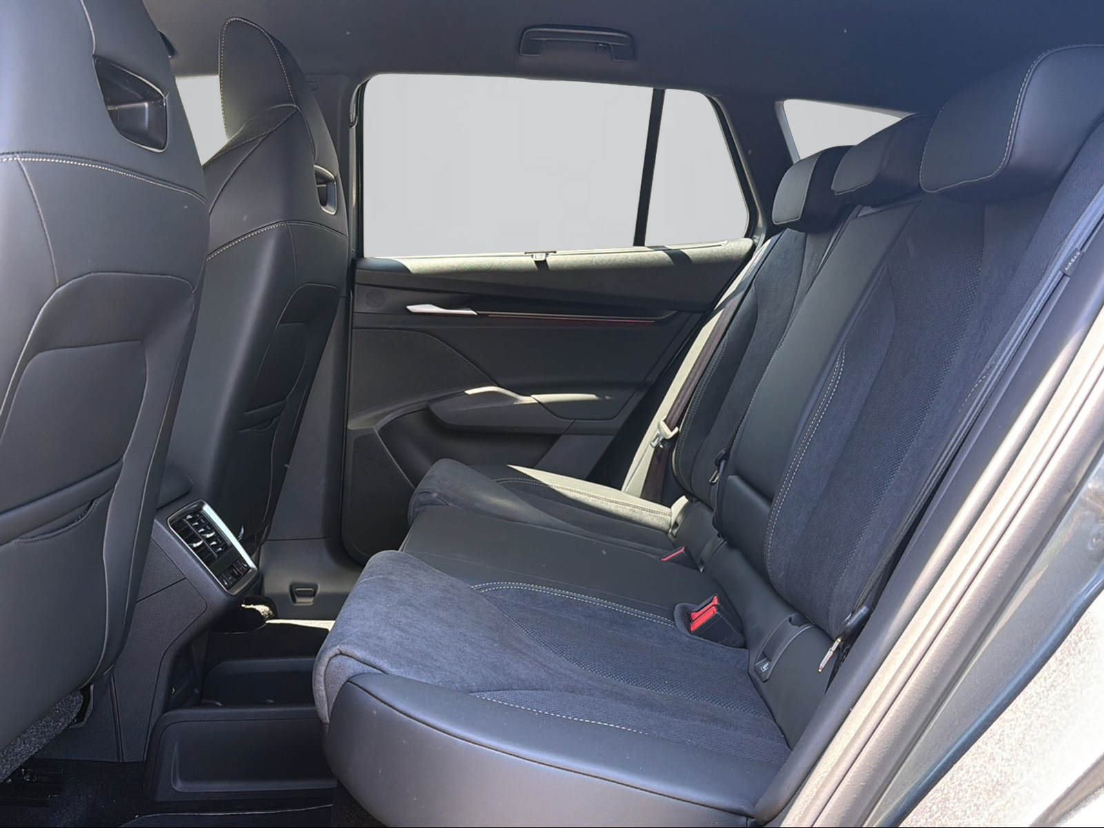 SKODA Enyaq 85x Sportline 4x4-image-9