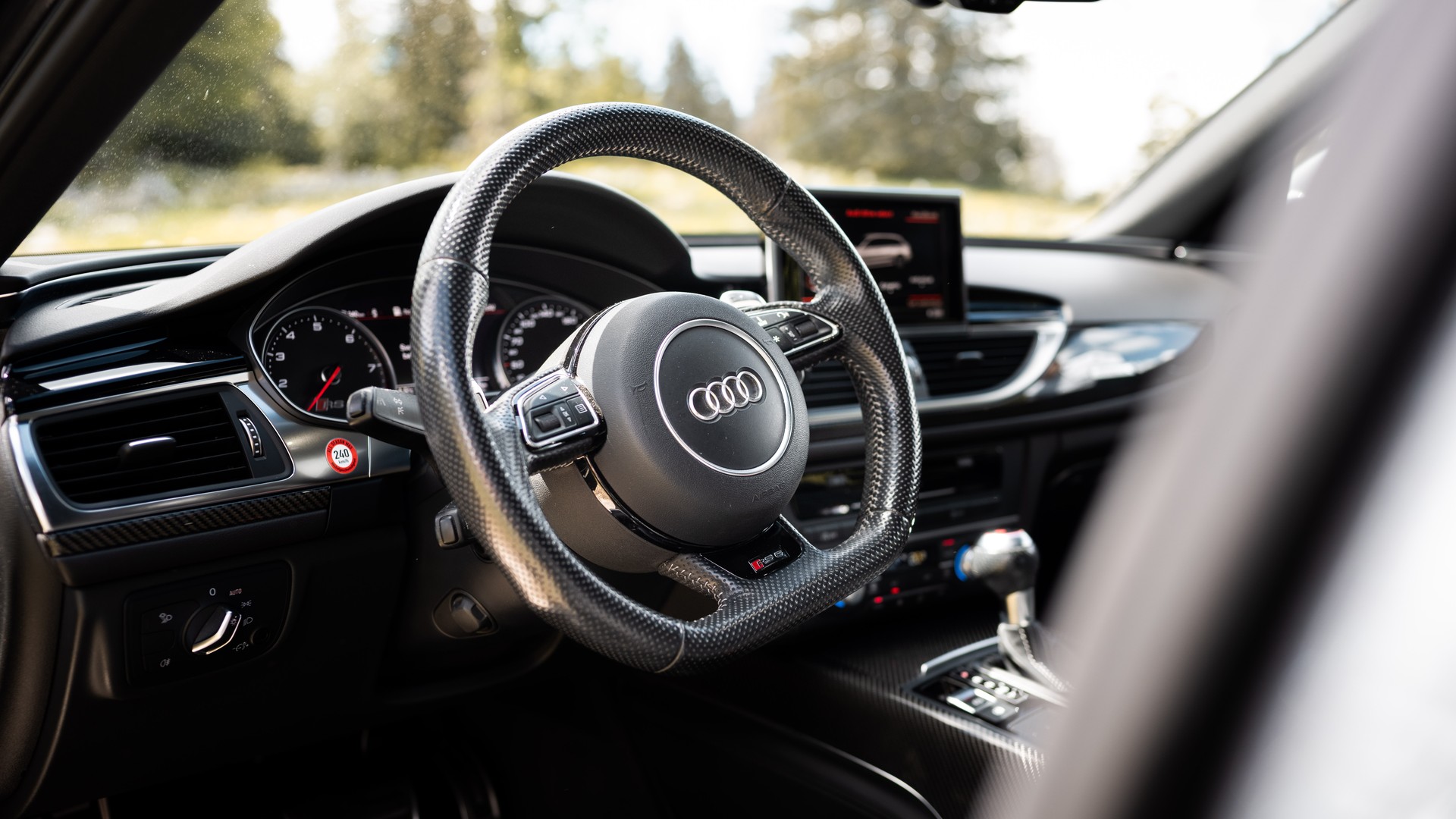 AUDI RS6-image-7