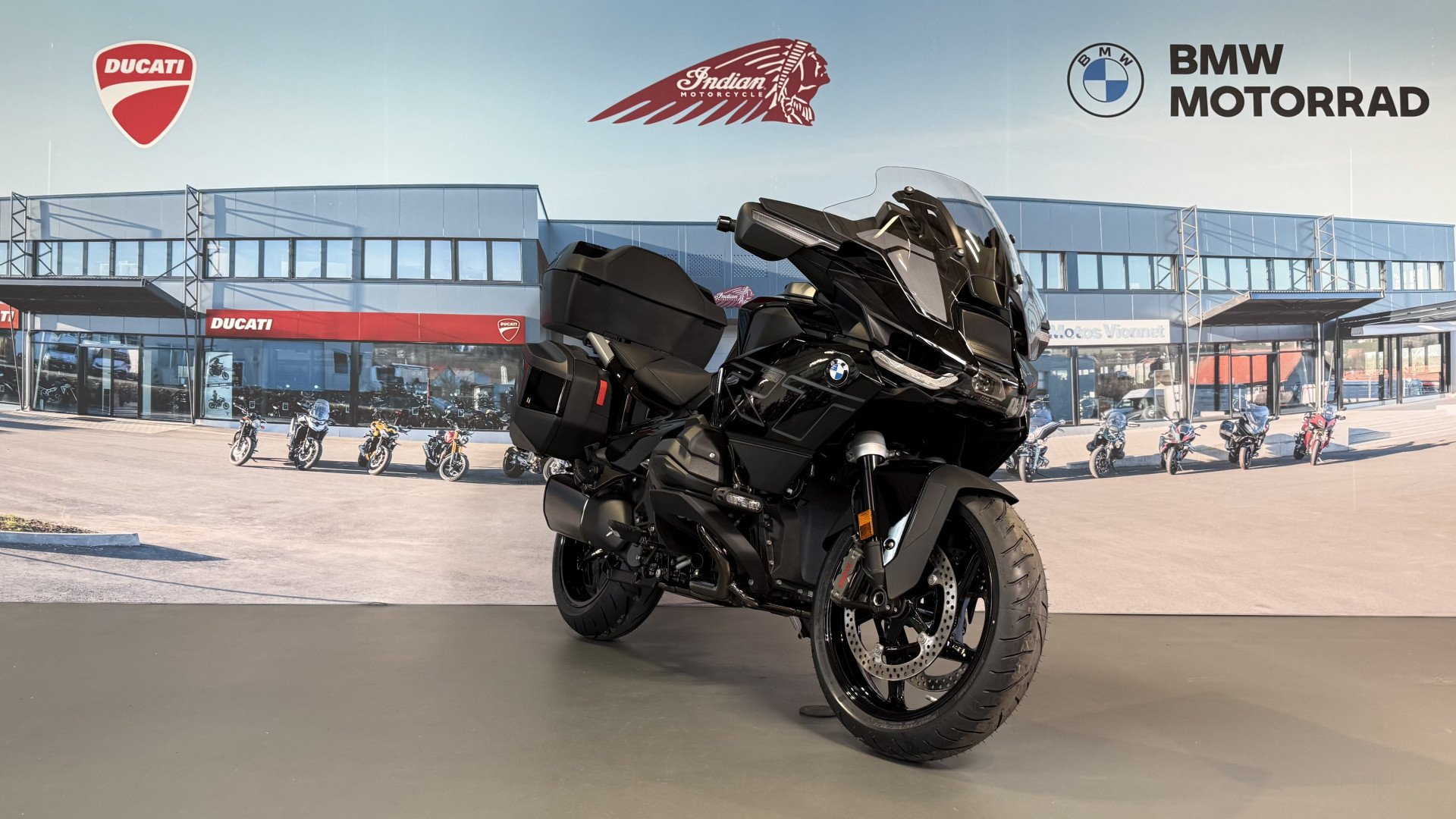 BMW R 1300 RT Triple Black *Prime 2500CHF inclus* Leasing dès 2.9%