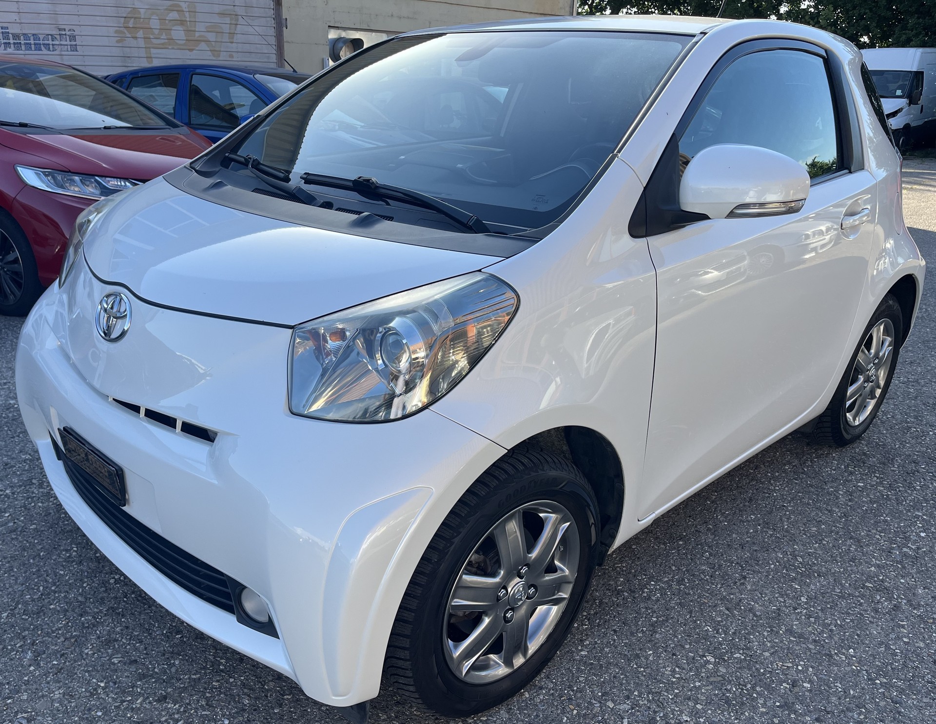TOYOTA iQ2 1.0 VVT-i Multidrive