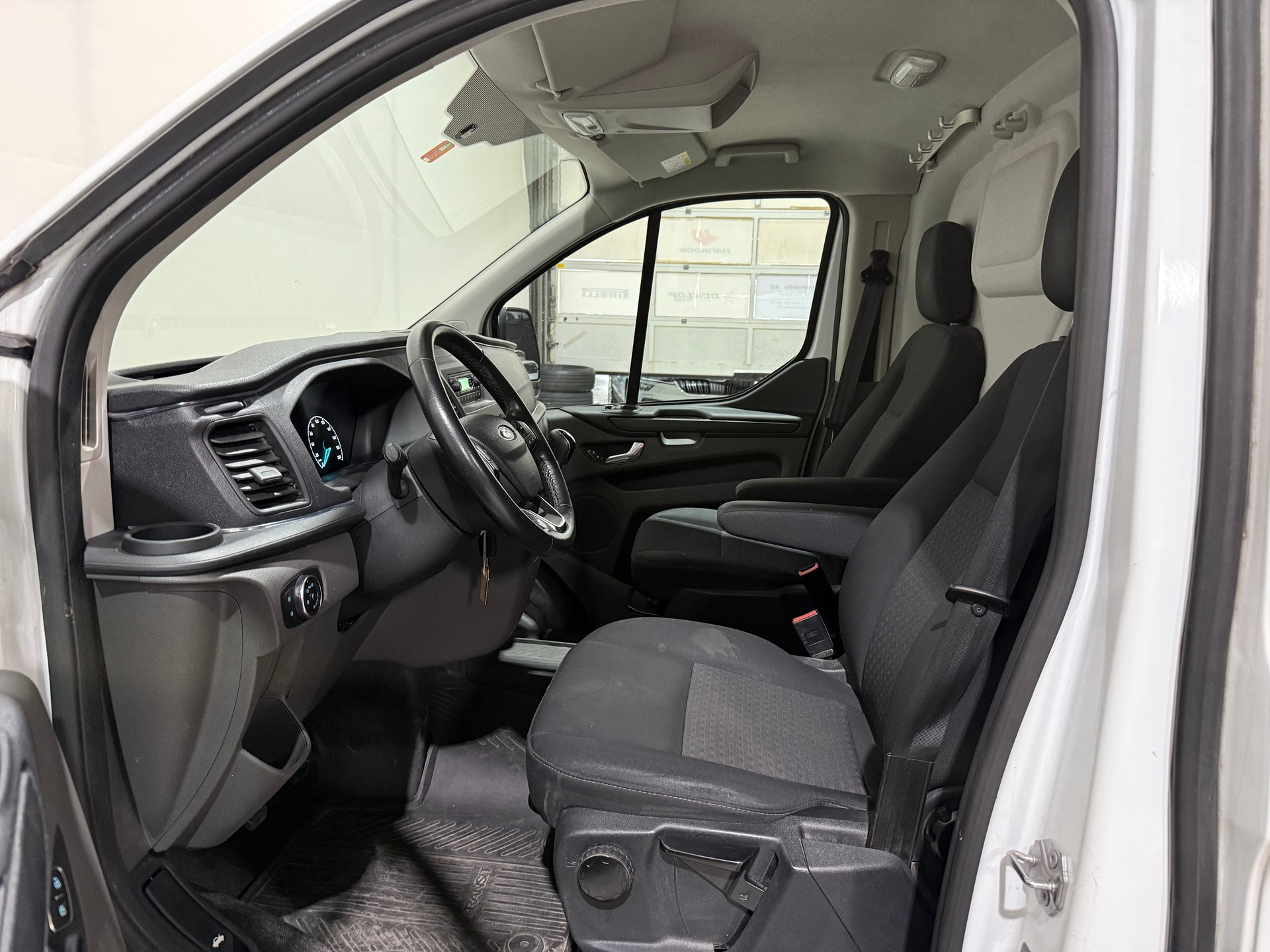 FORD Transit Custom Van 320 L2H1 Trend Sortimo-image-13