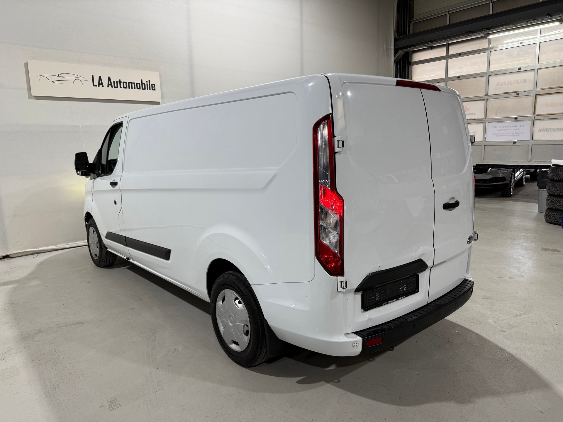 FORD Transit Custom Van 320 L2H1 Trend Sortimo-image-9