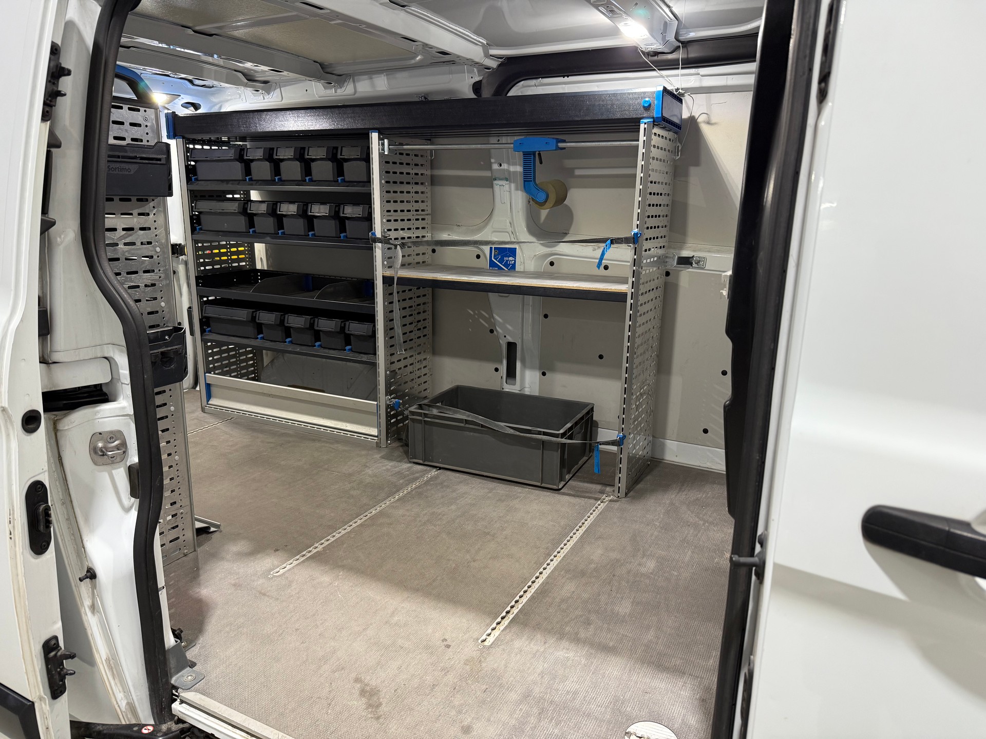 FORD Transit Custom Van 320 L2H1 Trend Sortimo-image-12