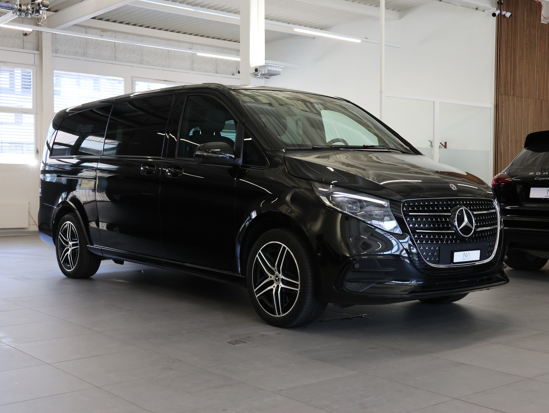 MERCEDES-BENZ V 300 d lang 4Matic Swiss Edition 9G-Tronic *Vollausstattung* *Werksgarantie*-showroom-element-1