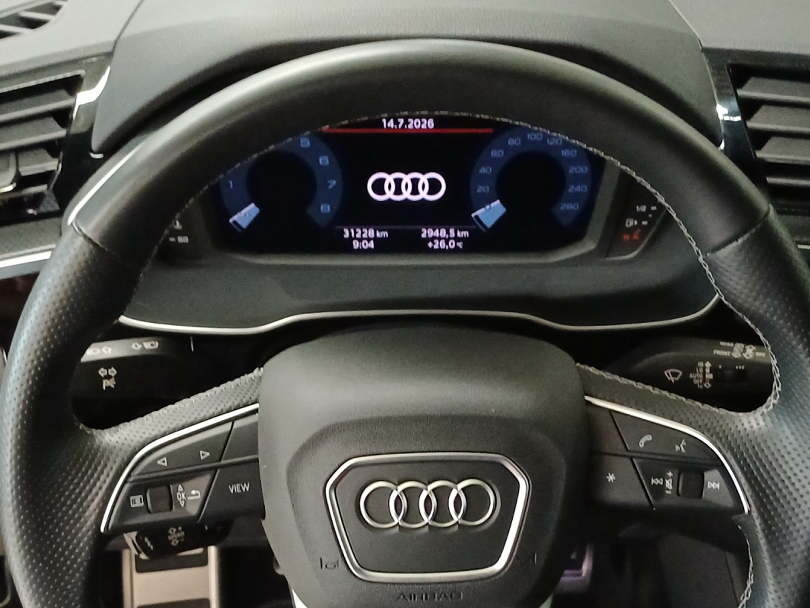 AUDI Q3 35 TFSI S line Attraction S-tronic-image-9