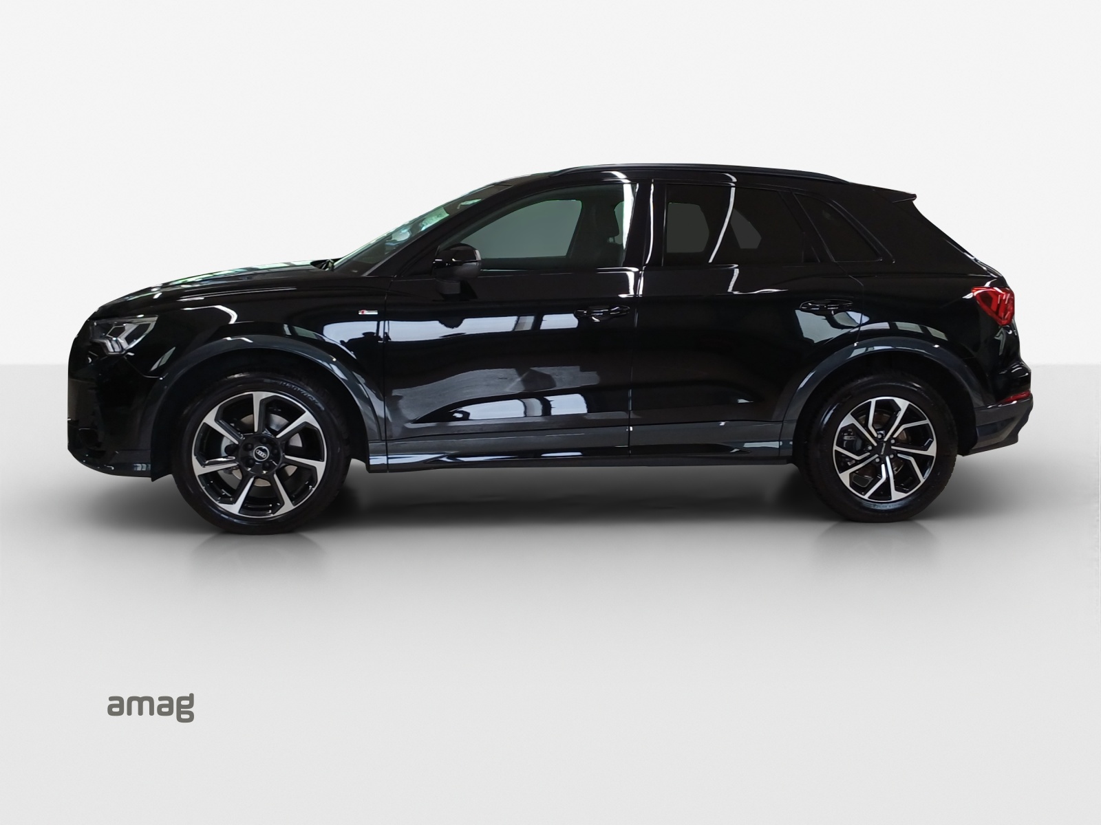 AUDI Q3 35 TFSI S line Attraction S-tronic-image-1