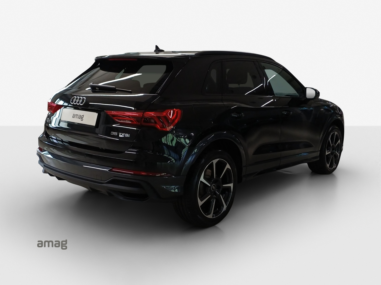 AUDI Q3 35 TFSI S line Attraction S-tronic-image-4