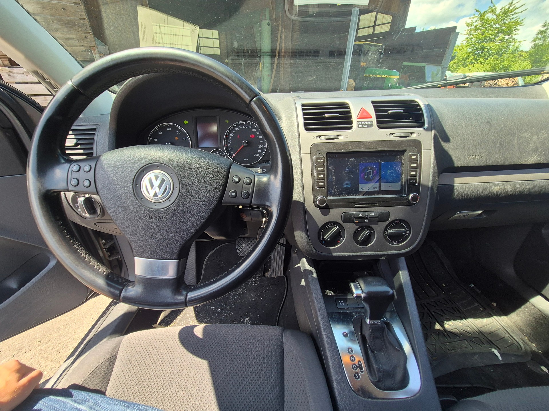 VW Golf 5 Benzin Automat Klima AHK-image-6