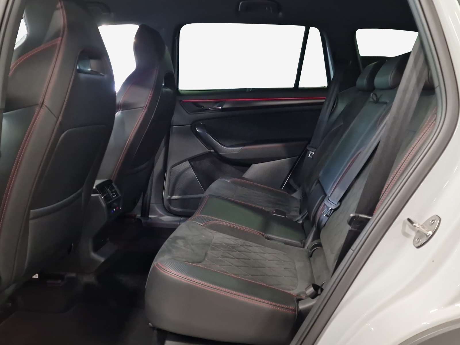 SKODA Kodiaq 2.0 TSI 4x4 RS-image-11