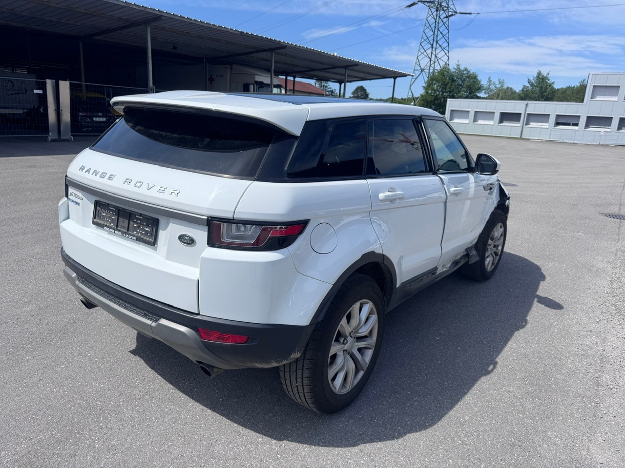 LAND ROVER Range Rover Evoque 2.0 TD4 SE Dynamic-image-4