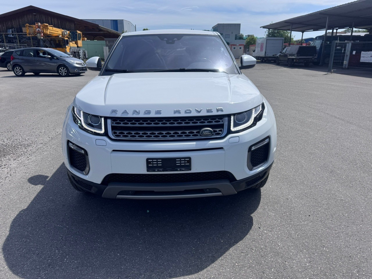 LAND ROVER Range Rover Evoque 2.0 TD4 SE Dynamic-image-0