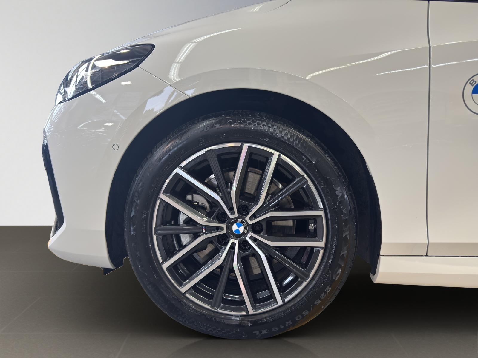 BMW 223d xDrive SDKG Active Tourer-image-3