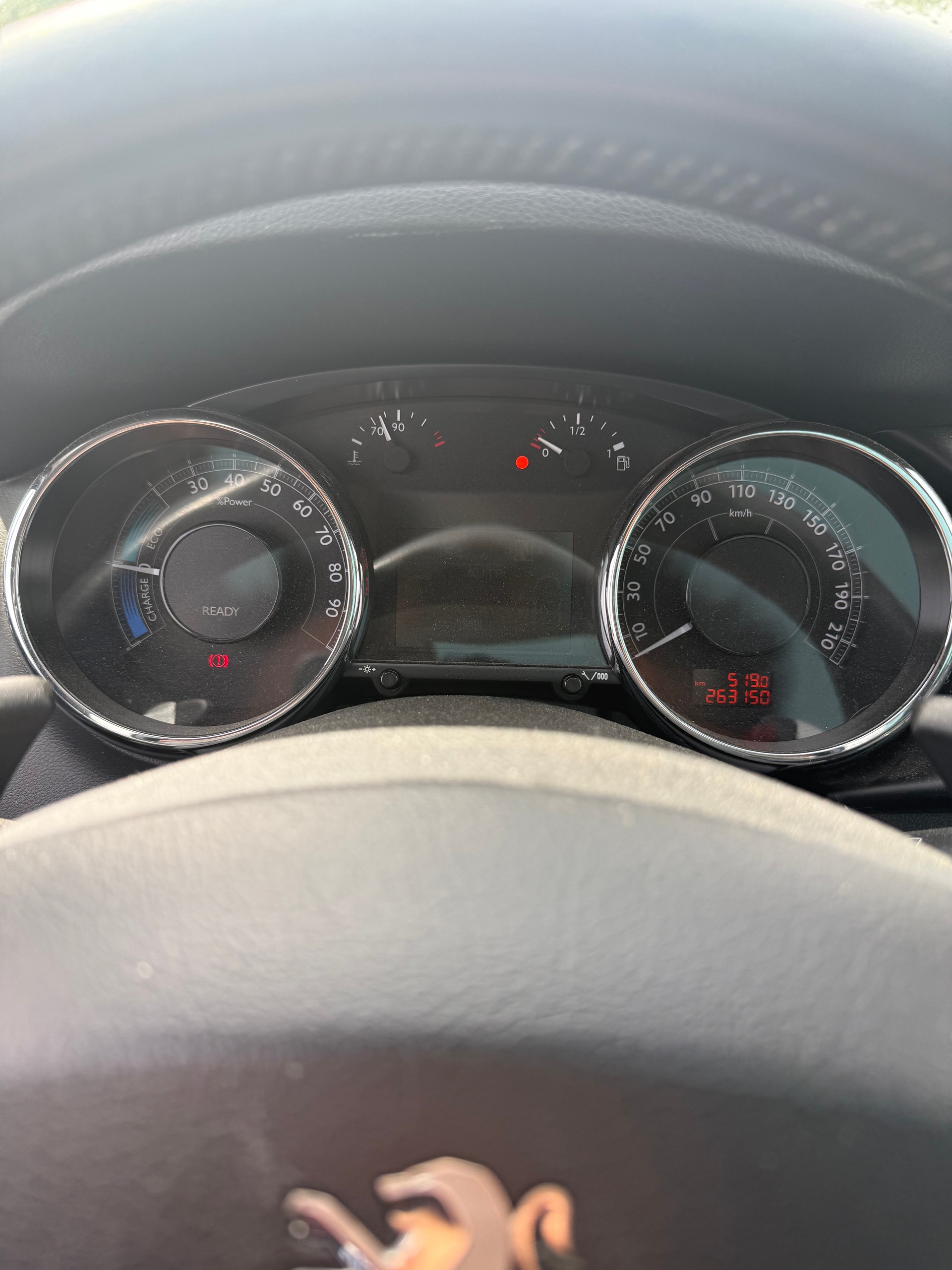 PEUGEOT 3008 HYbrid4 2.0 HDI EGS6-image-12