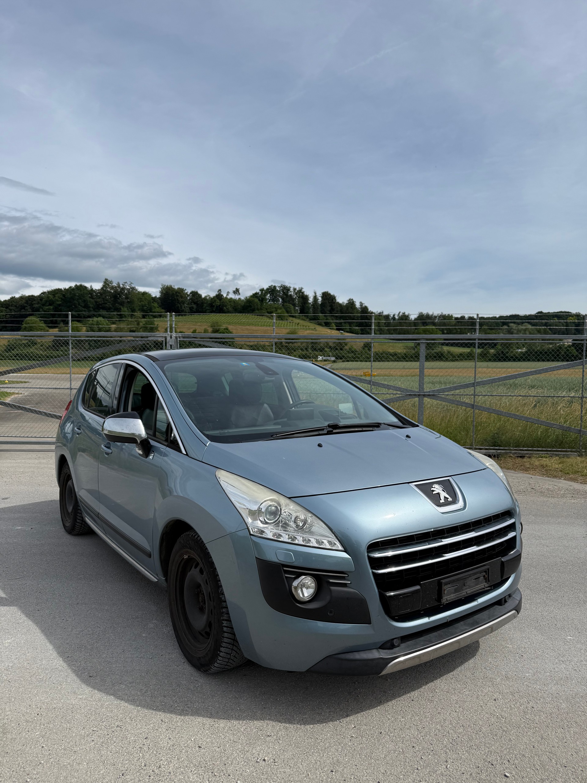 PEUGEOT 3008 HYbrid4 2.0 HDI EGS6-image-0