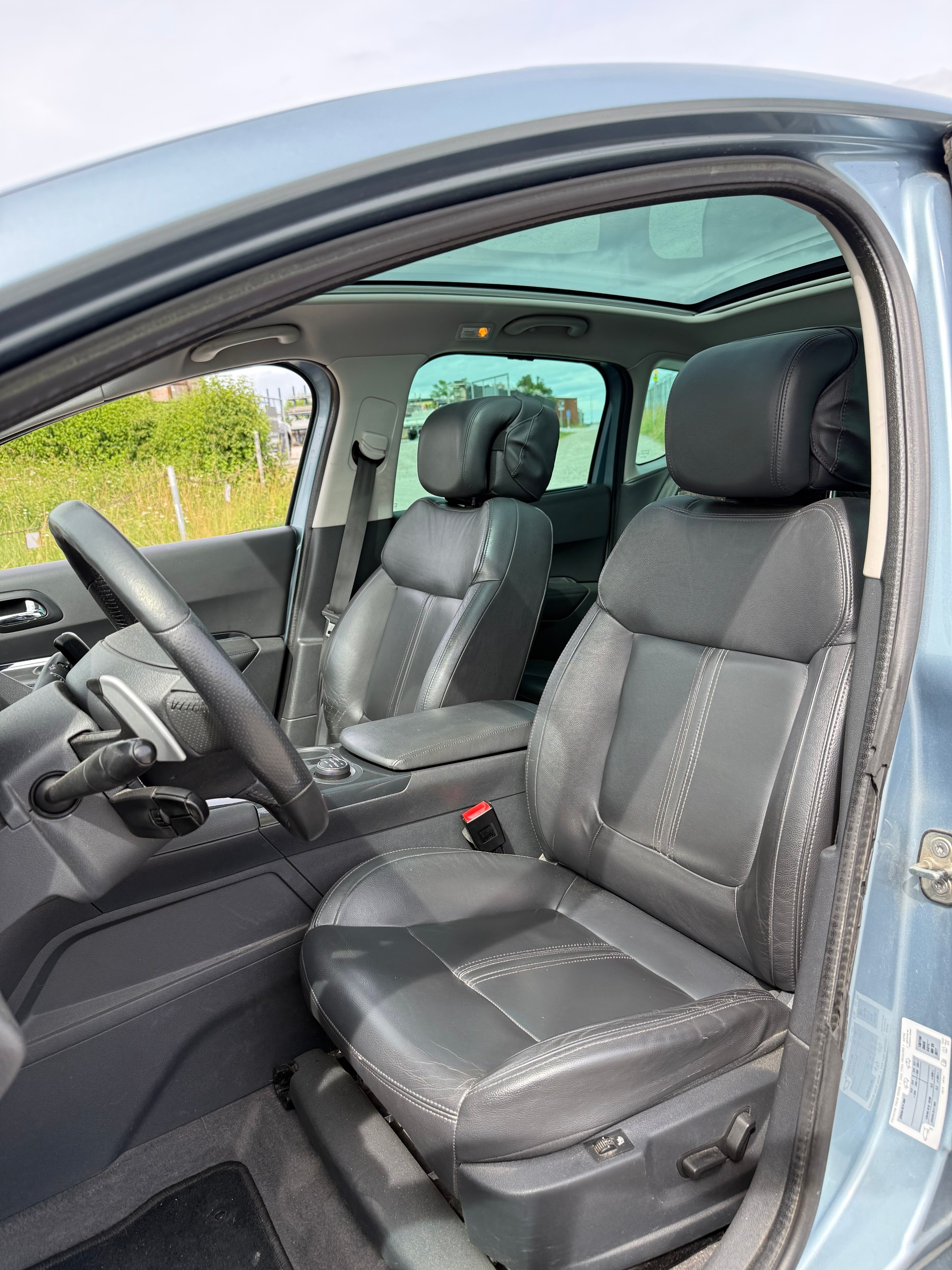 PEUGEOT 3008 HYbrid4 2.0 HDI EGS6-image-7