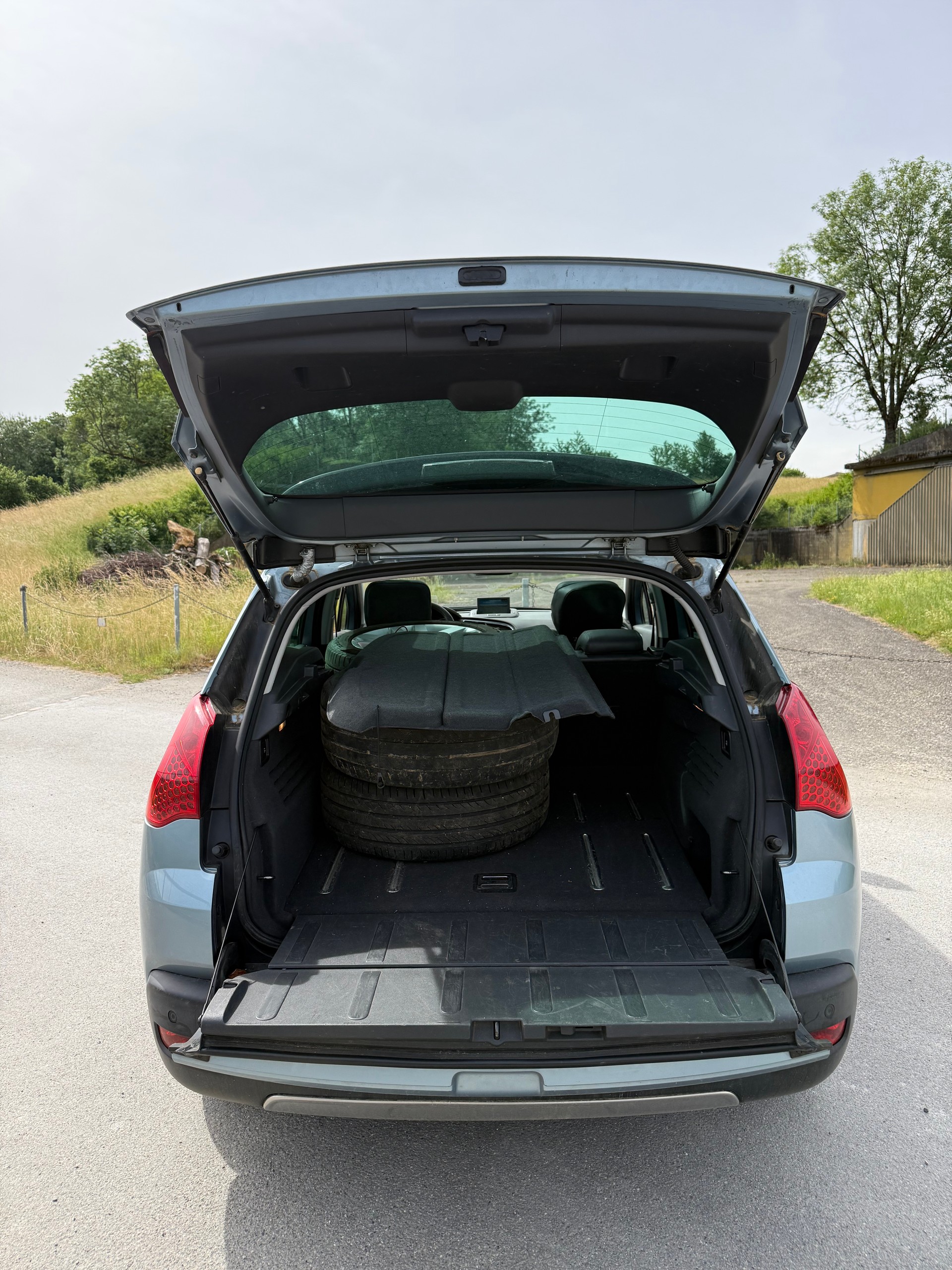 PEUGEOT 3008 HYbrid4 2.0 HDI EGS6-image-13