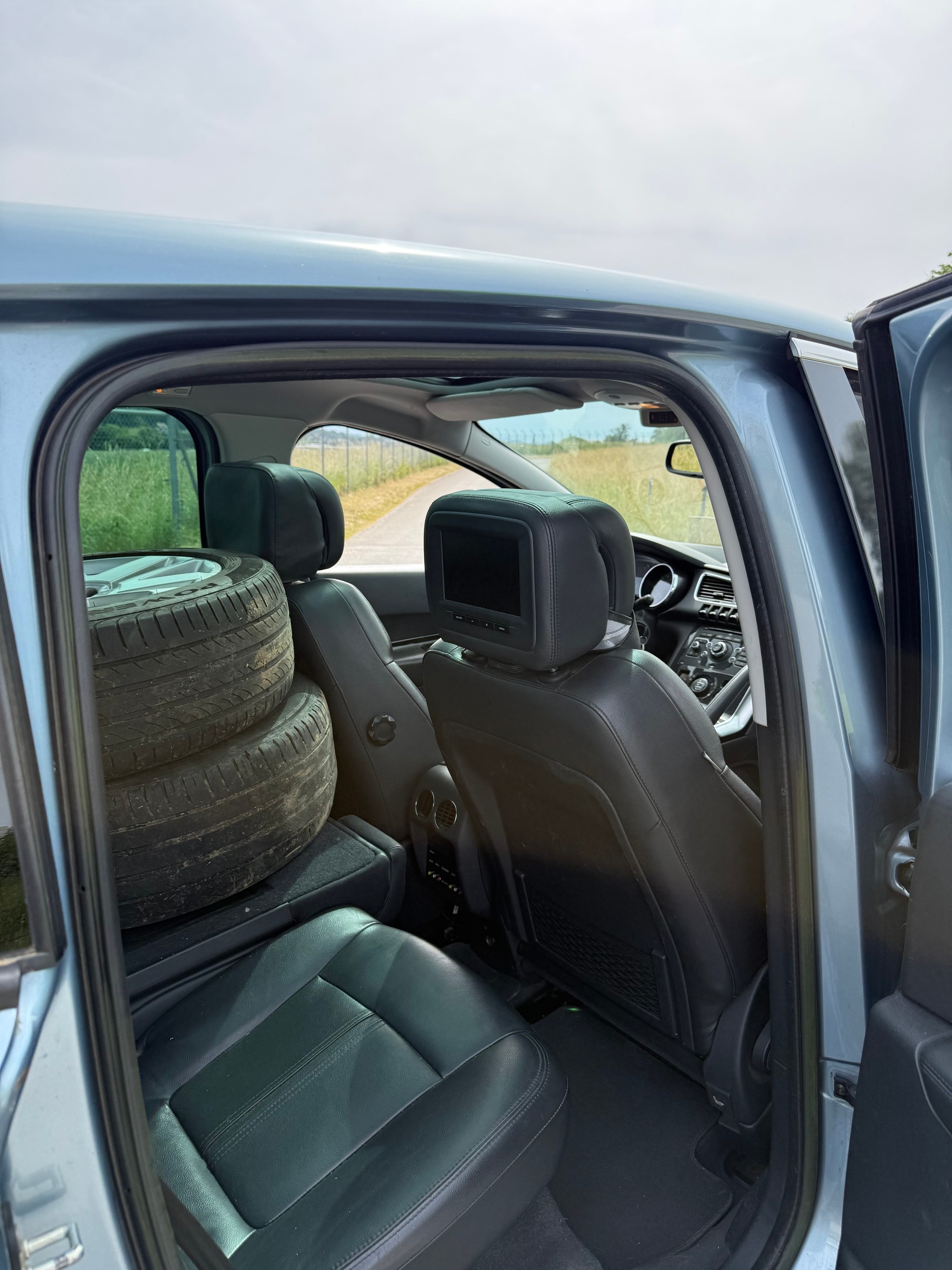PEUGEOT 3008 HYbrid4 2.0 HDI EGS6-image-10