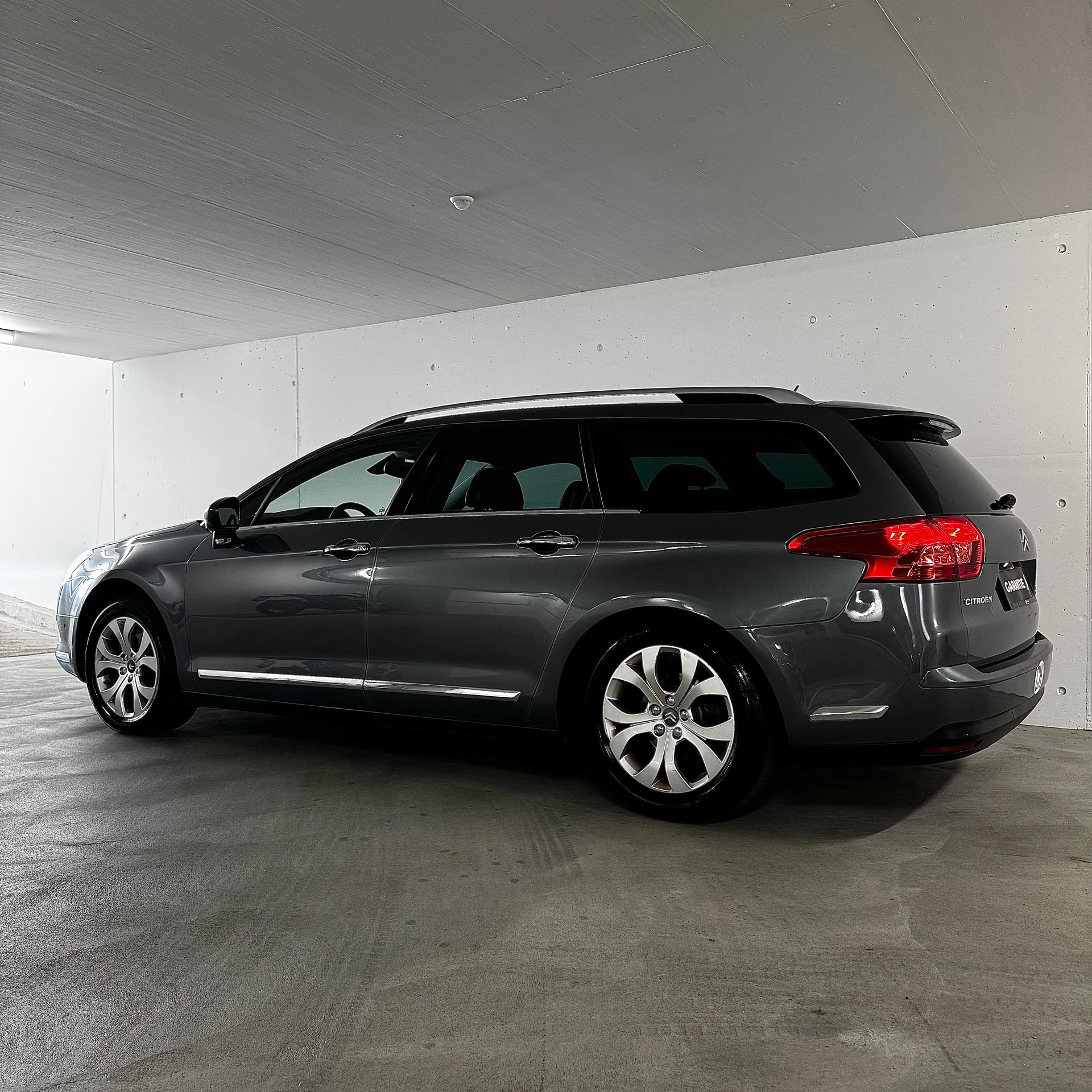 CITROEN C5 Tourer 1.6 Turbo Dynamique Automatic-image-3