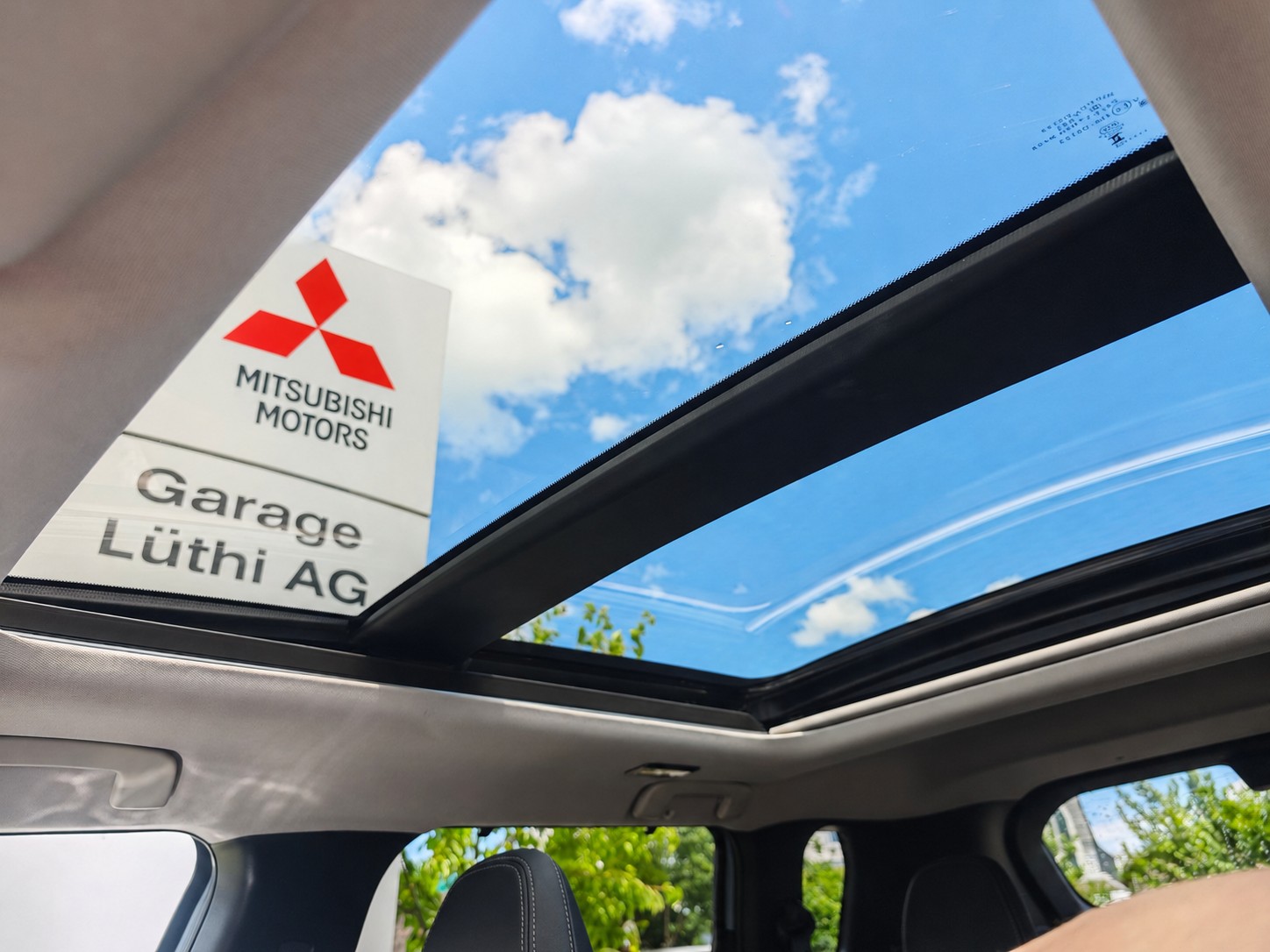 MITSUBISHI Outlander 2.4 PHEV Instyle Black Line 4WD Automatic-image-15