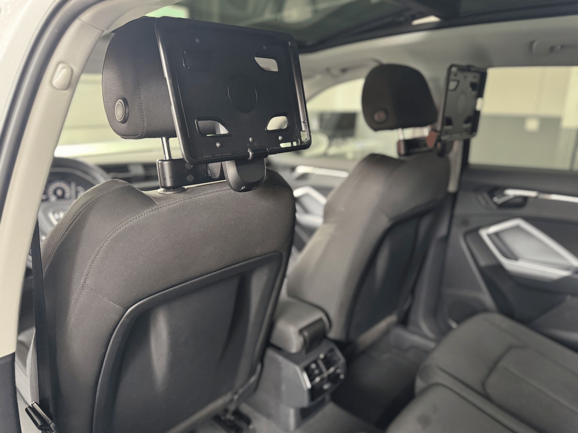 AUDI Q3 35 TDI advanced Attraction quattro S-tronic-image-15