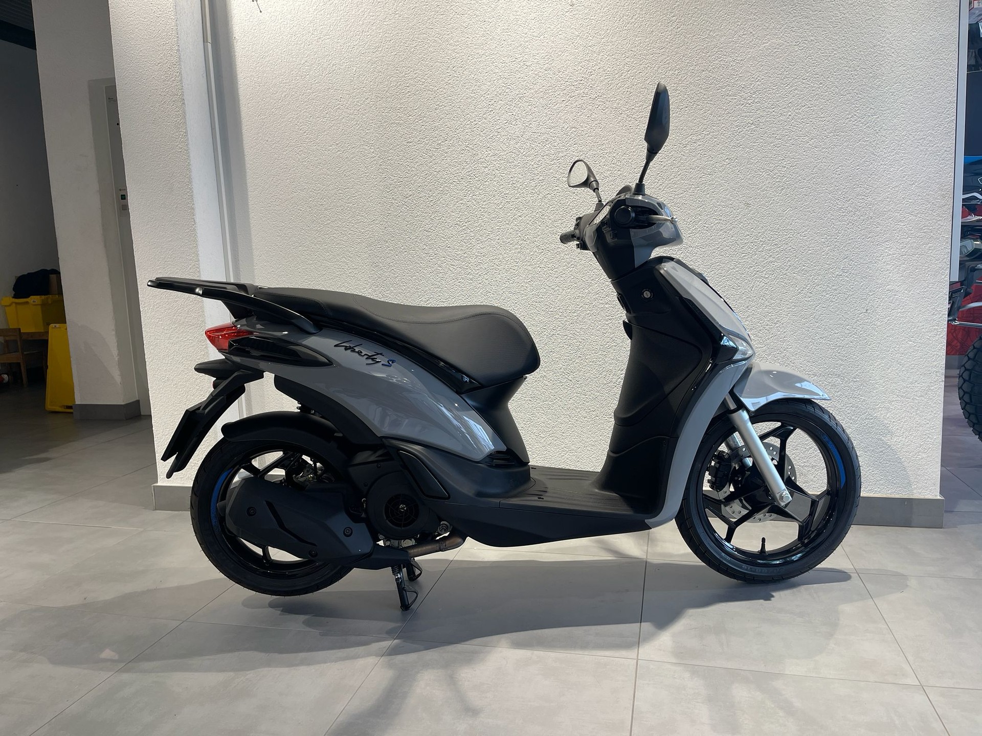 PIAGGIO Liberty 125 Sport | Vorführfahrzeug | ABS | 125cc | Garantie-showroom-element-3