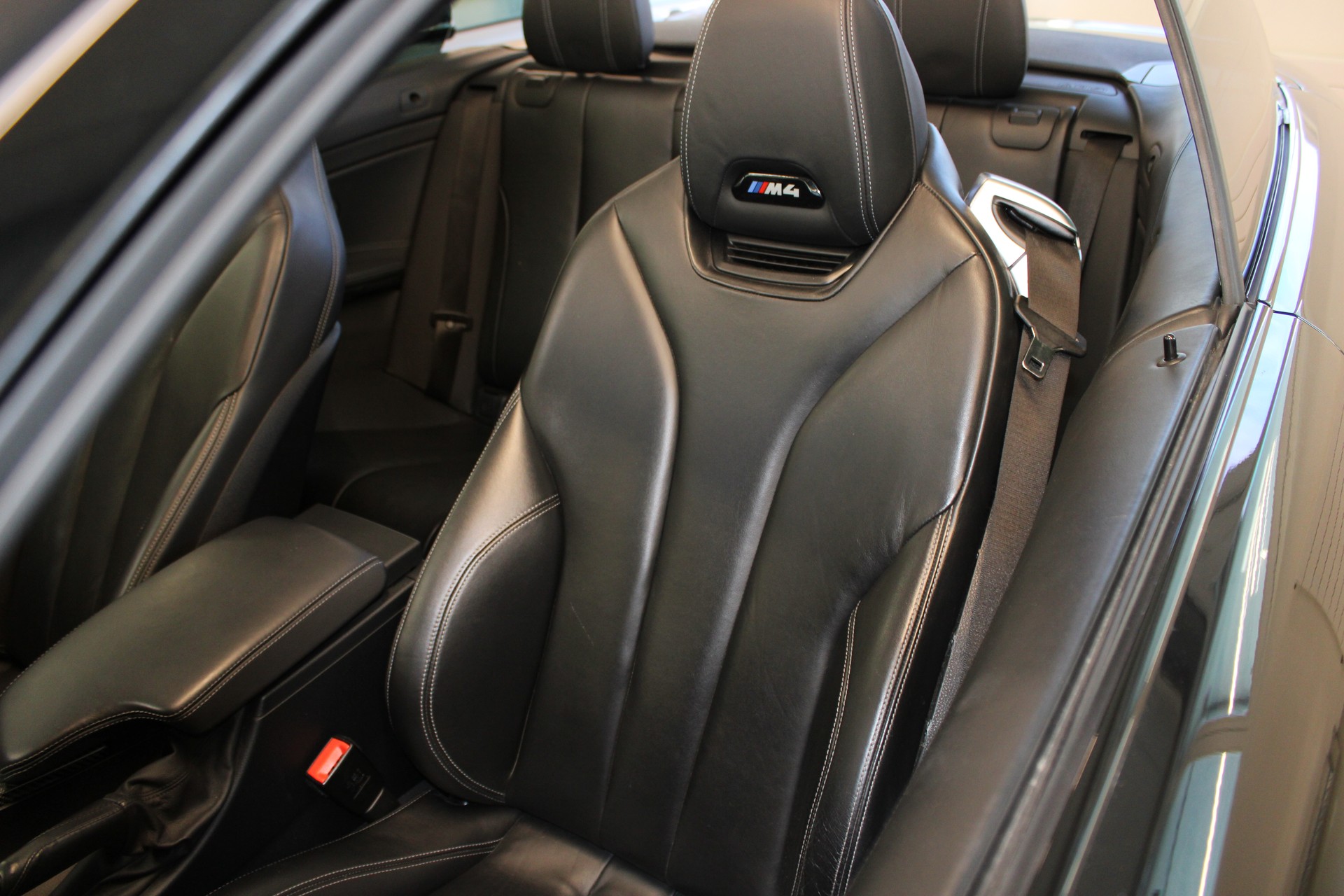 BMW M4 Cabriolet Competition-image-11