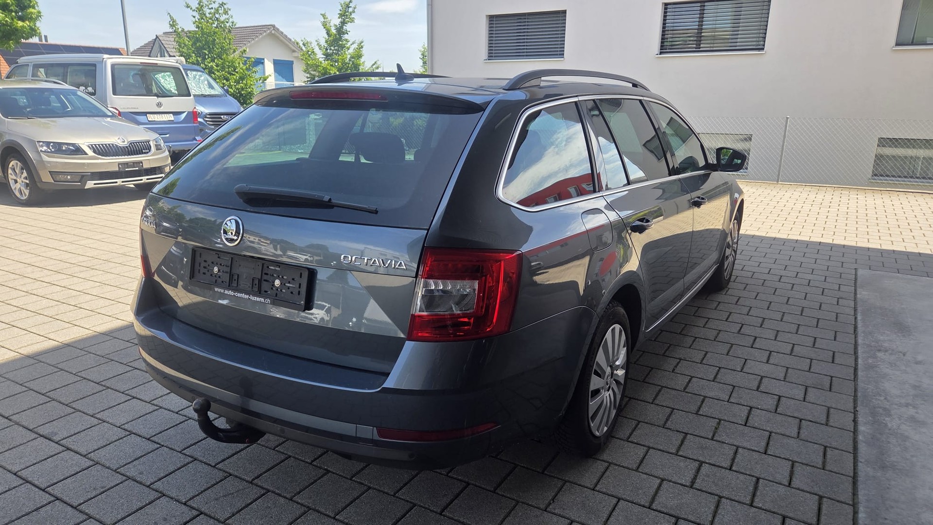 SKODA Octavia Combi 1.5 TSI Style-image-4