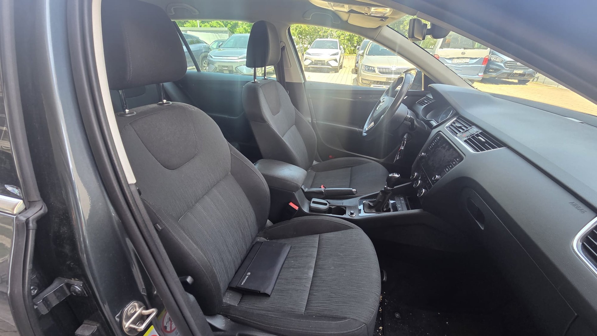 SKODA Octavia Combi 1.5 TSI Style-image-10