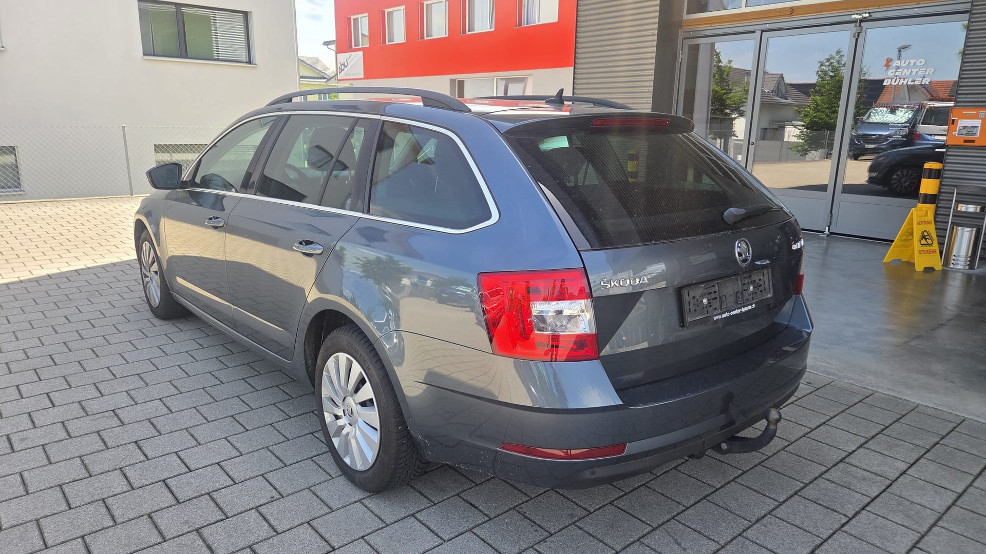 SKODA Octavia Combi 1.5 TSI Style-image-3