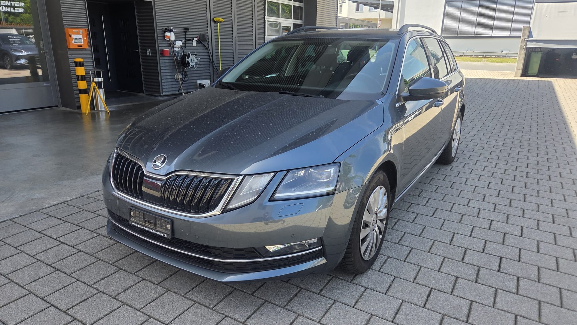 SKODA Octavia Combi 1.5 TSI Style-image-0