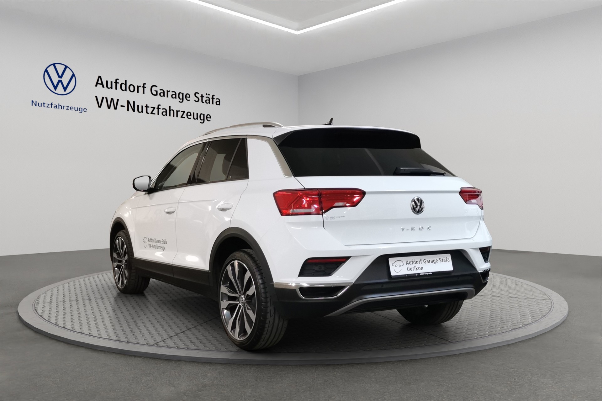 VW T-Roc 2.0 TSI Advance DSG 4Motion-image-2