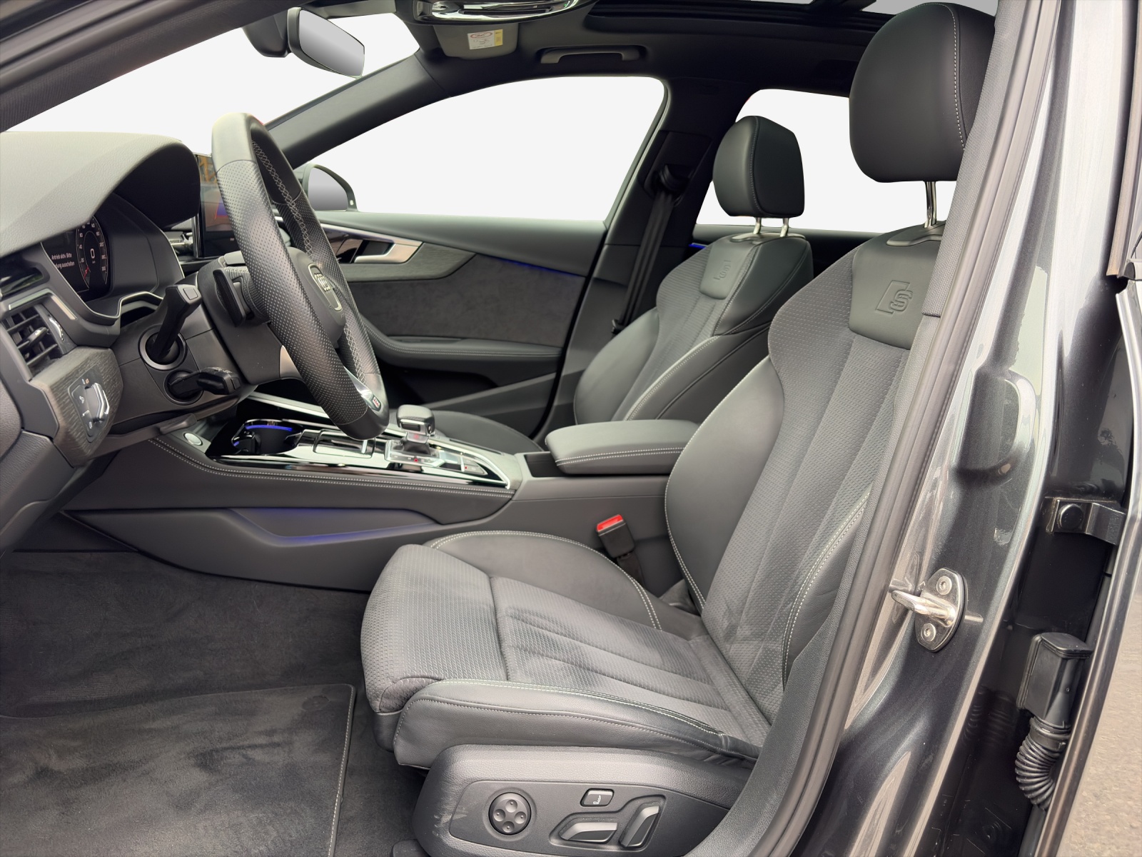 AUDI A4 Avant 45 TFSI S line S-tronic quattro-image-7