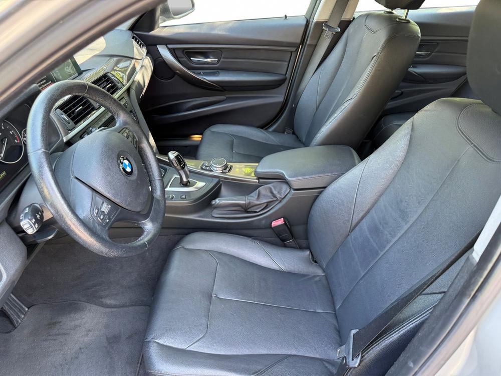 BMW 320d xDrive Touring Steptronic-image-7